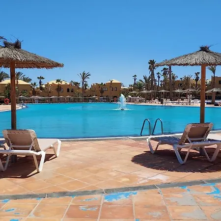 Papagayo 21-22, Big Pool And Free Wifi Corralejo